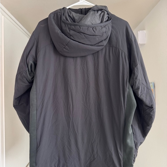 Arc'teryx Atom LT Jacket - Picture 2 of 3